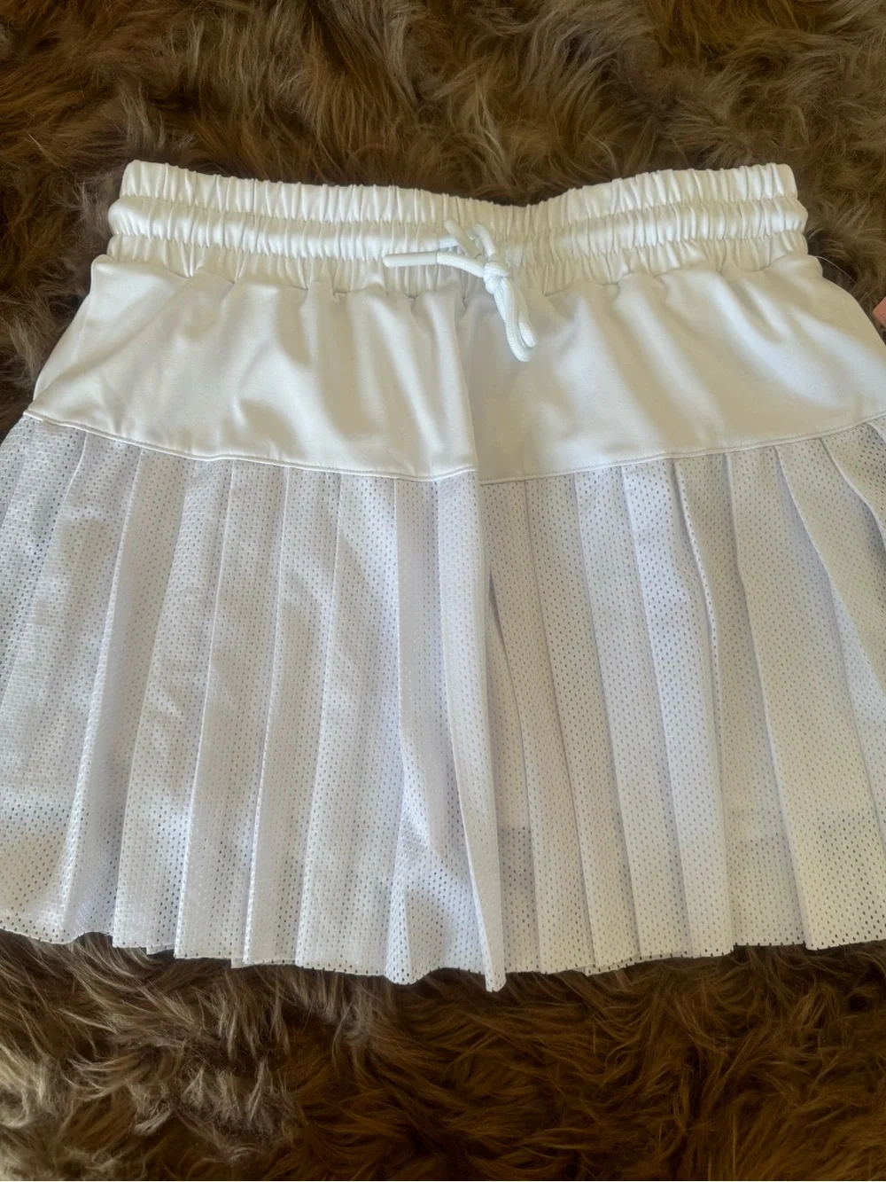 Sporty mini skirt white pleated drawstring tennis skort